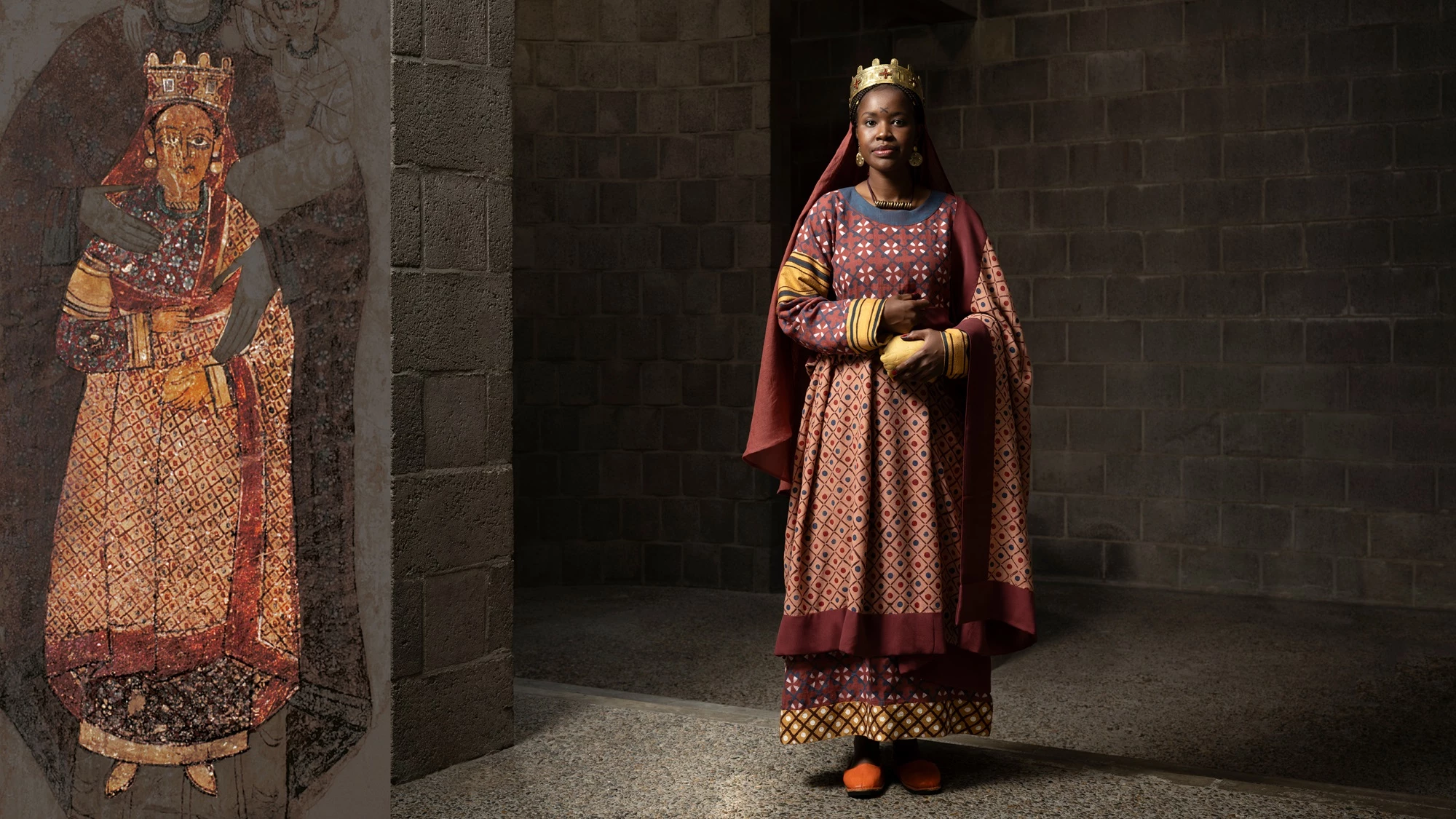 Picture featuring a model wearing a reconstructed outfit inspired by one of Faras’ designs, placed alongside the original Faras painting that inspired the final look.
