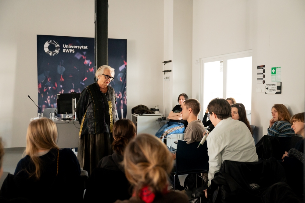 Lidewij Edelkoort wygłasza wykład w School of Form