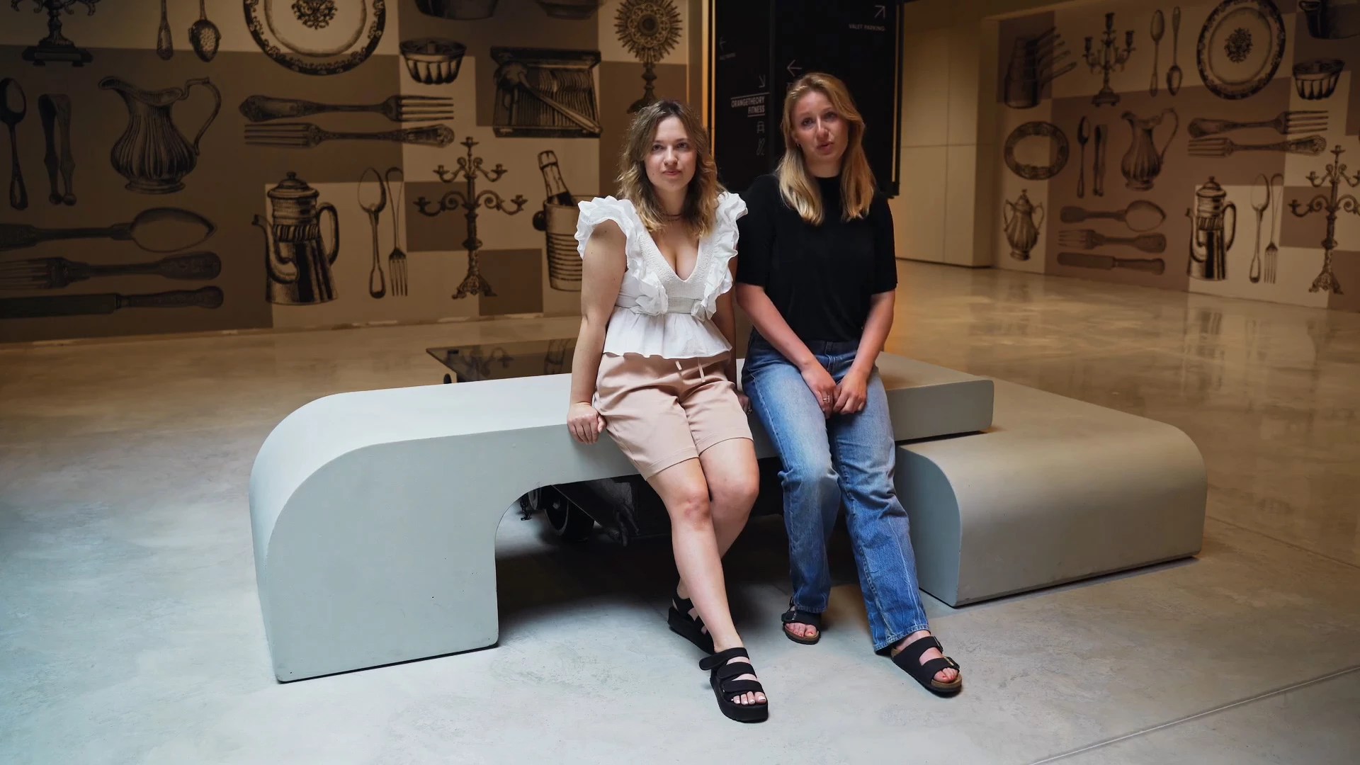 Hania Stankiewicz and Sofiia Nizhibetska, students of the School of Form, on the bench they designed at the Norblin Factory | Screenshot from a video produced by Mediafresh for the Norblin Factory